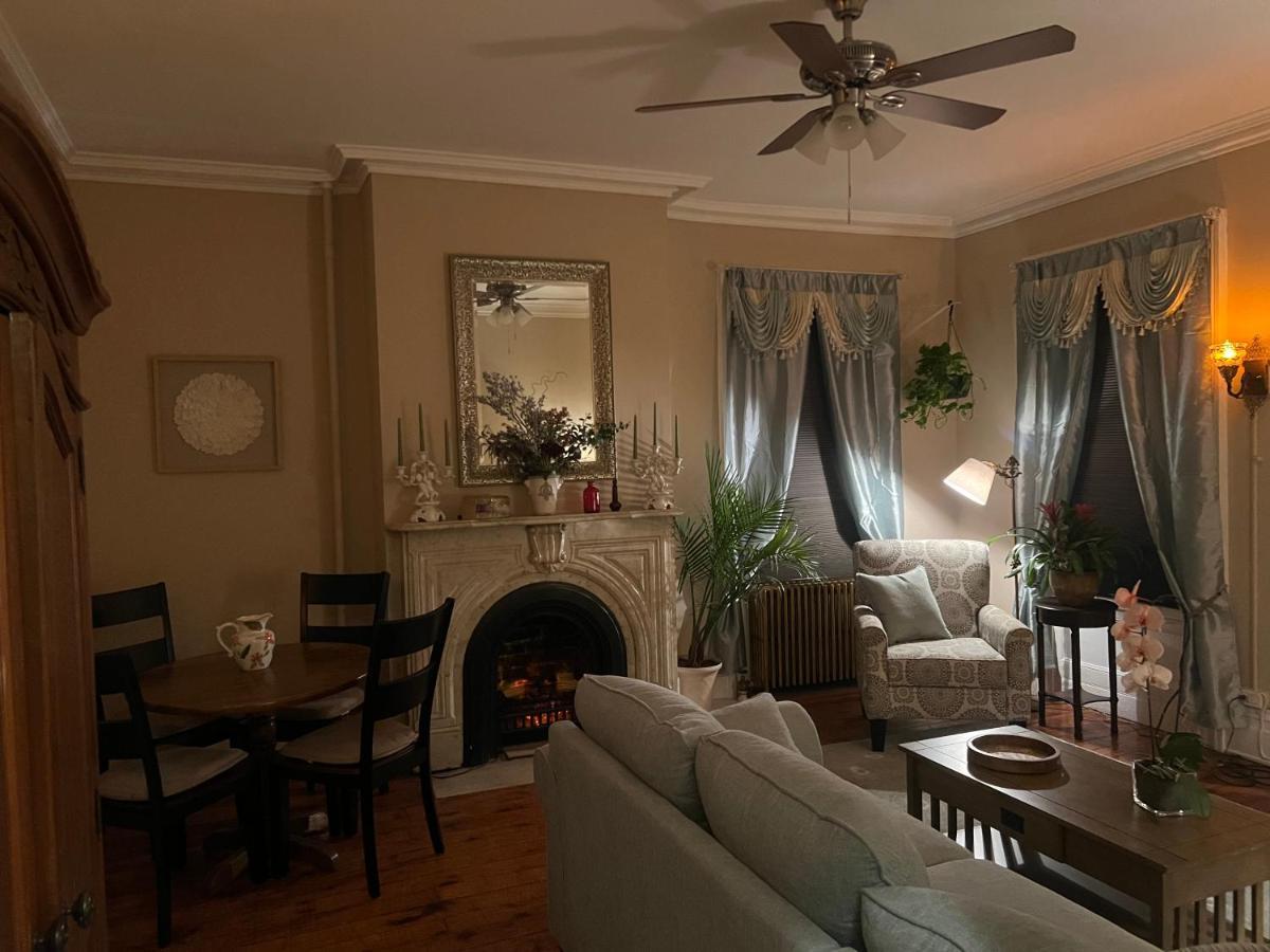 1 Bedroom Private Victorian Apt In Convenient City Location On 5 Acre, Sleeps 4 Poughkeepsie Exteriör bild