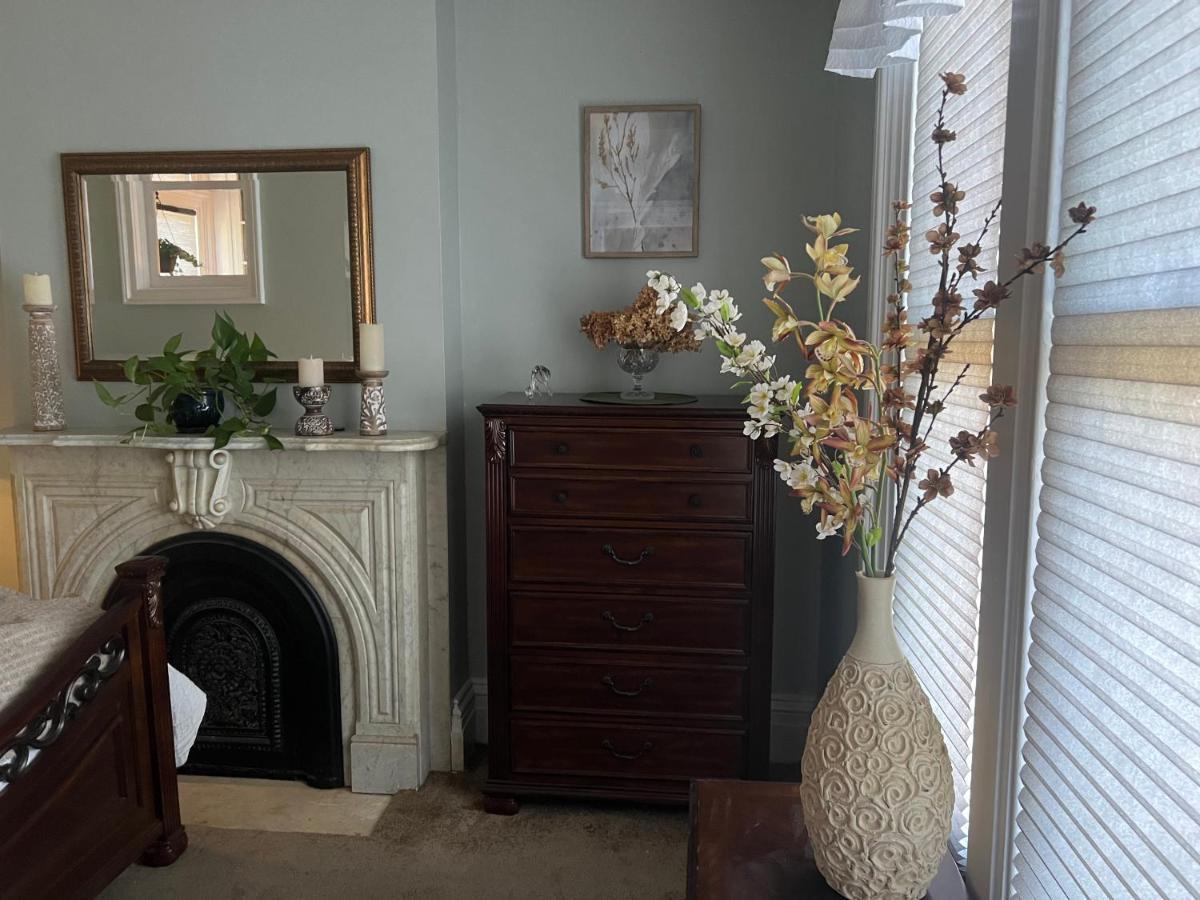 1 Bedroom Private Victorian Apt In Convenient City Location On 5 Acre, Sleeps 4 Poughkeepsie Exteriör bild